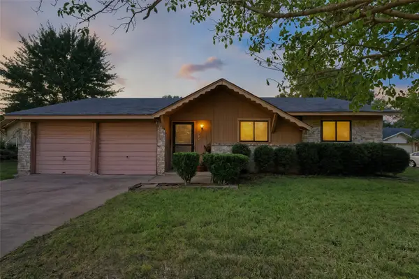 900 Meadowlark Drive, Mansfield, TX 76063