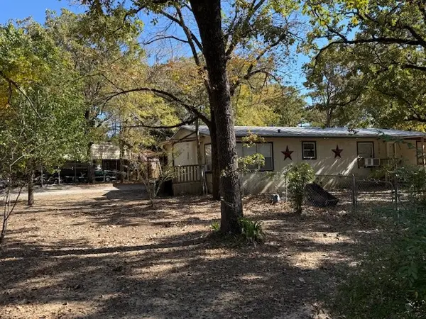 5330 Wyatt Earp Drive, Log Cabin, TX 75148