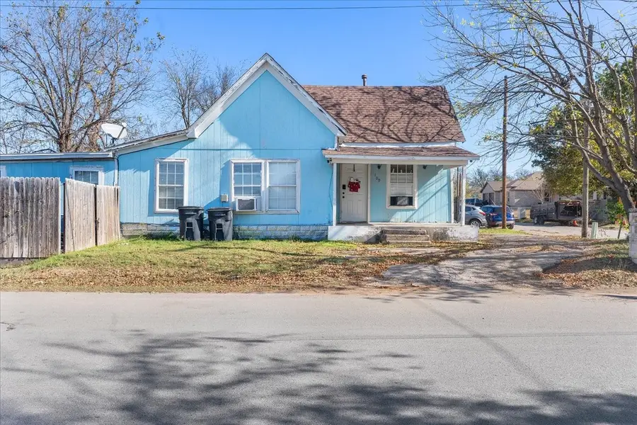 109 N Kouns Street, Cleburne, TX 76031 - Image #2