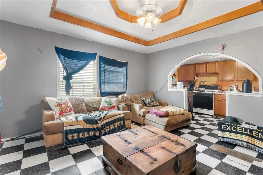 109 N Kouns Street, Cleburne, TX 76031 - Image #3