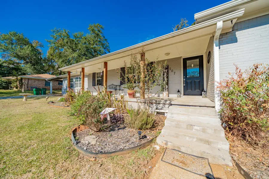 207 Inwood Drive, Palestine, TX 75801 - Image #2