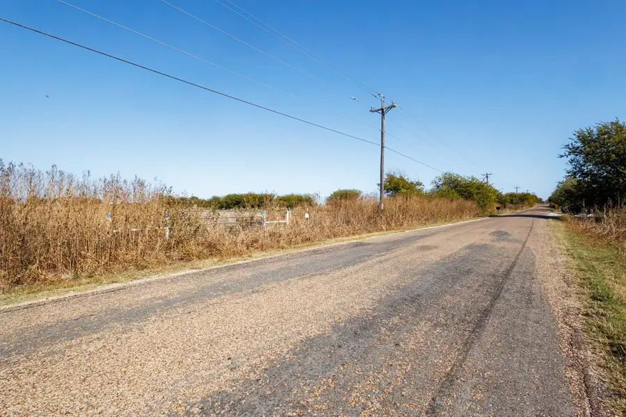 5814 Woodard Avenue, Cleburne, TX 76033 - Image #3