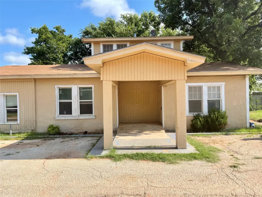 217 S Mockingbird Lane, Abilene, TX 79605 - Image #2