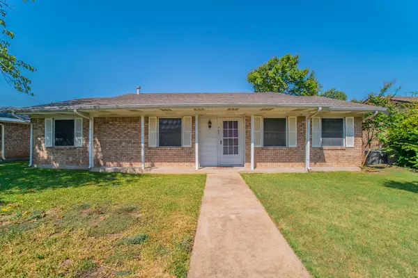 705 S 4th Street, Midlothian, TX 76065