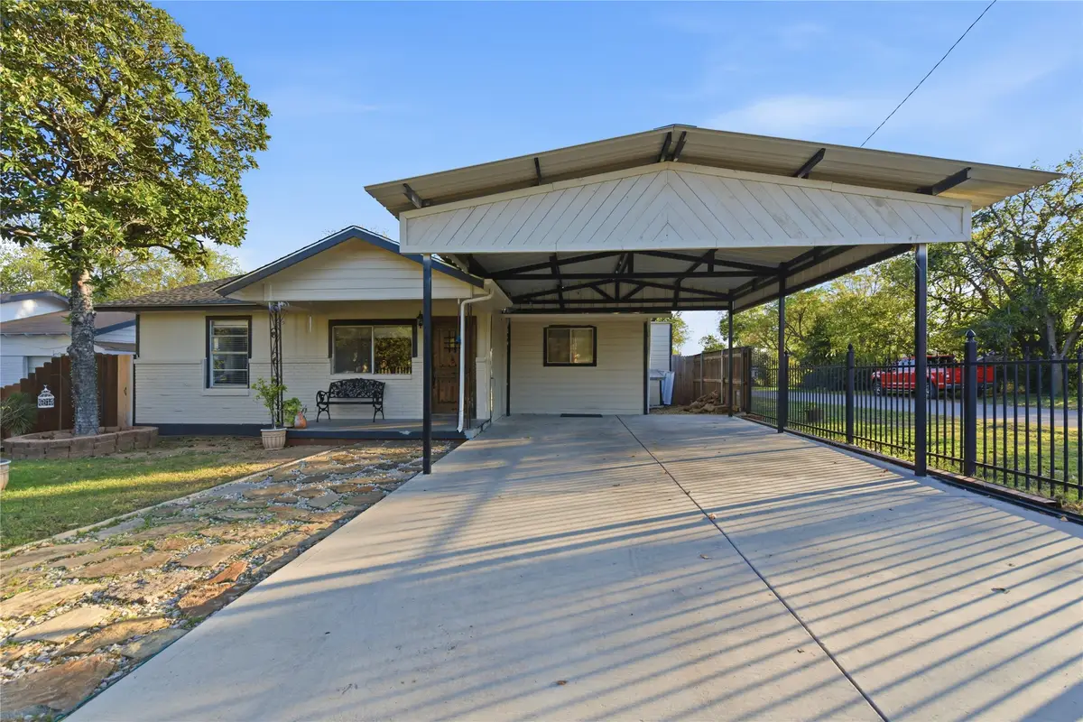 5615 Calloway Street, Sansom Park, TX 76114 - Image #1