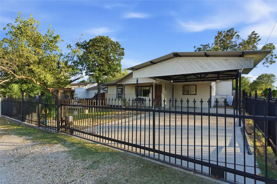 5615 Calloway Street, Sansom Park, TX 76114 - Image #2