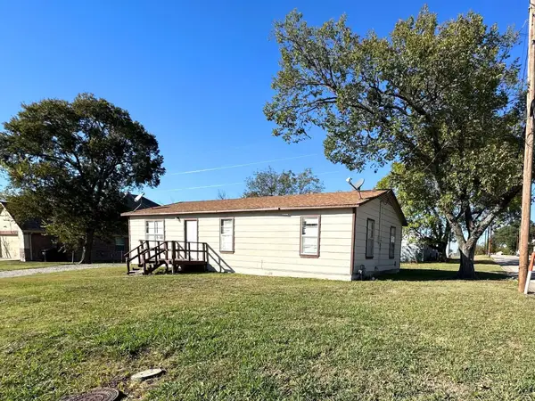 2305 Greenville Street, Caddo Mills, TX 75135