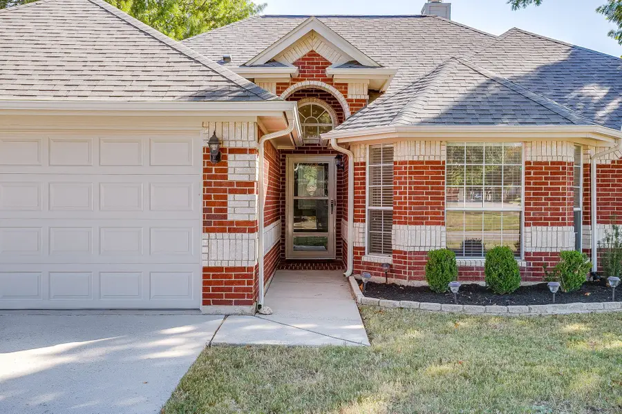 525 Sycamore Lane, Saginaw, TX 76179 - Image #3