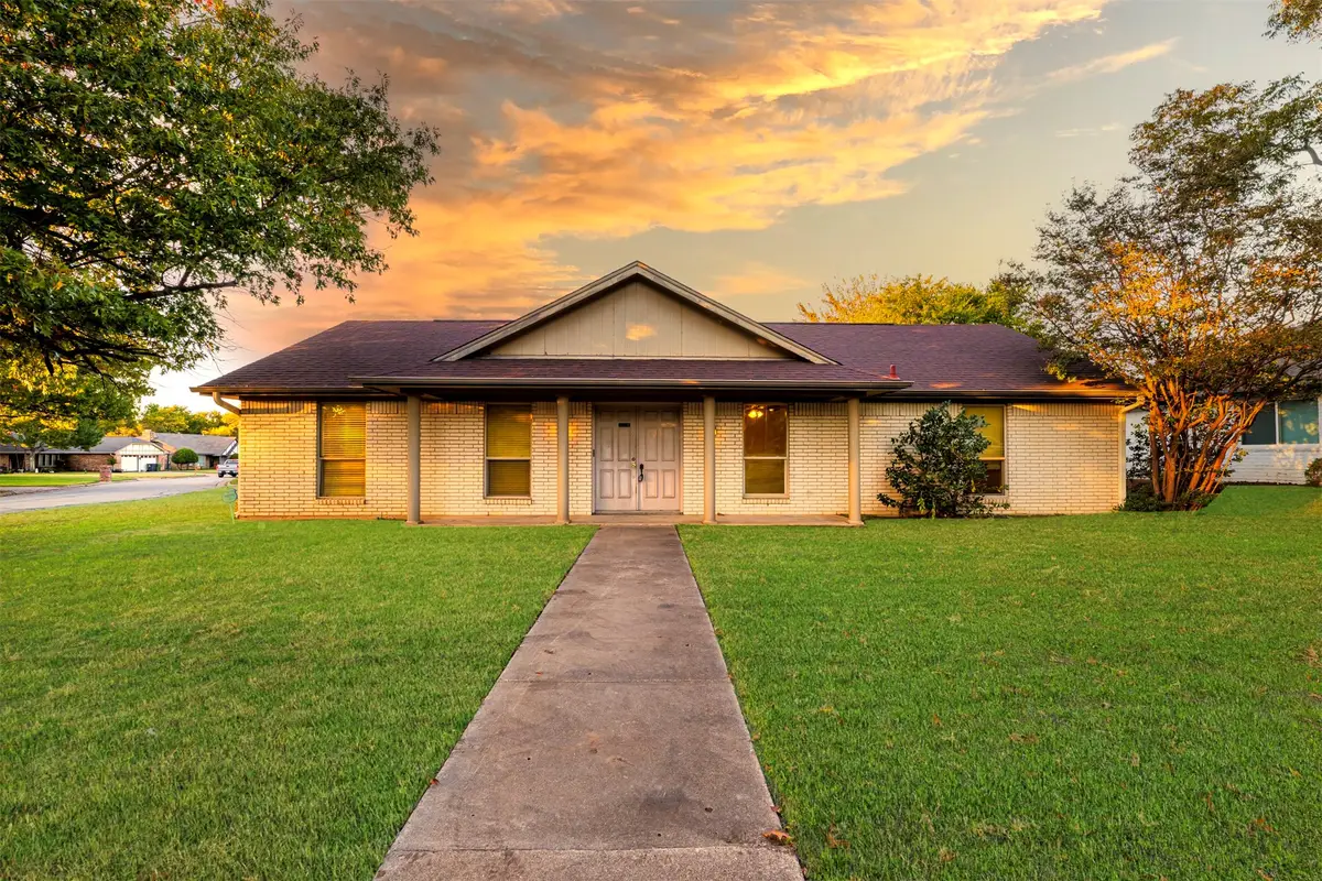 1307 Glassboro Circle, Arlington, TX 76015 - Image #1