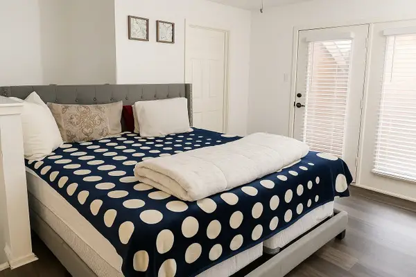 5550 Spring Valley Road #E22, Dallas, TX 75254