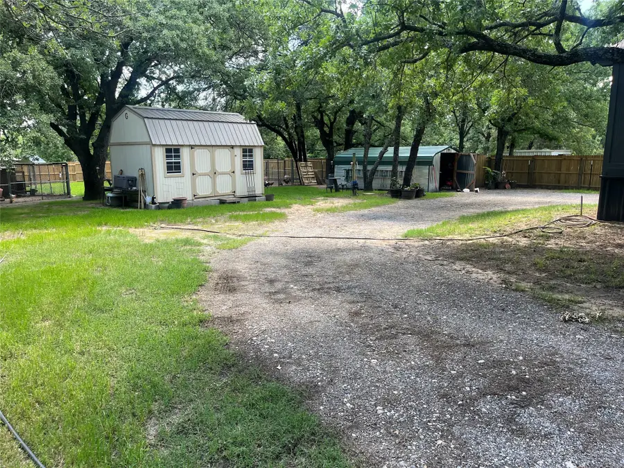 126 Briar Oaks Drive, Azle, TX 76020 - Image #2