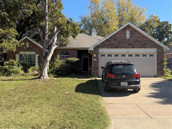 7924 Woodland Drive, North Richland Hills, TX 76182