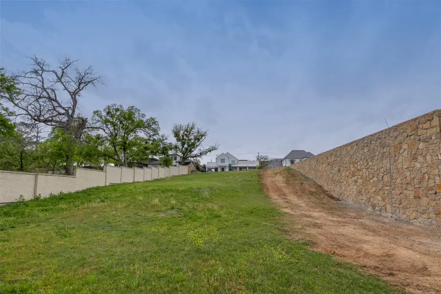 225 Clementine Court, Fort Worth, TX 76114 - Image #2
