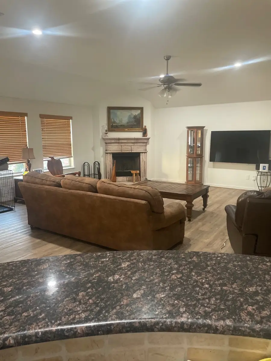 368 Lockwood Lane, Weatherford, TX 76087 - Image #3