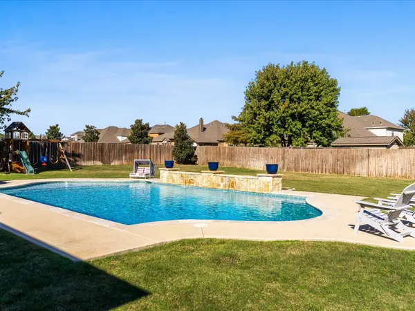 1616 Bassett Hound Drive, Fort Worth, TX 76052