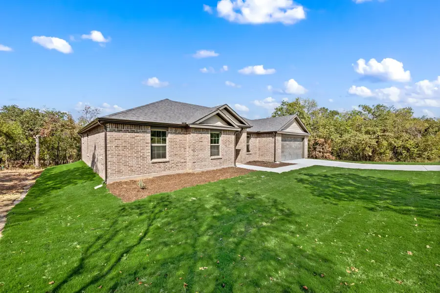 718 Haynie Drive, Runaway Bay, TX 76426 - Image #3