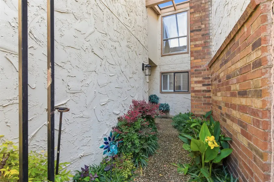 9818 Bent Branch Lane, Dallas, TX 75243 - Image #2