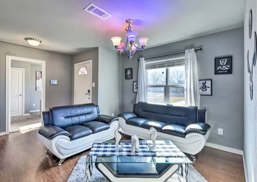 1233 Canyon Oaks Drive, Lancaster, TX 75146 - Image #2