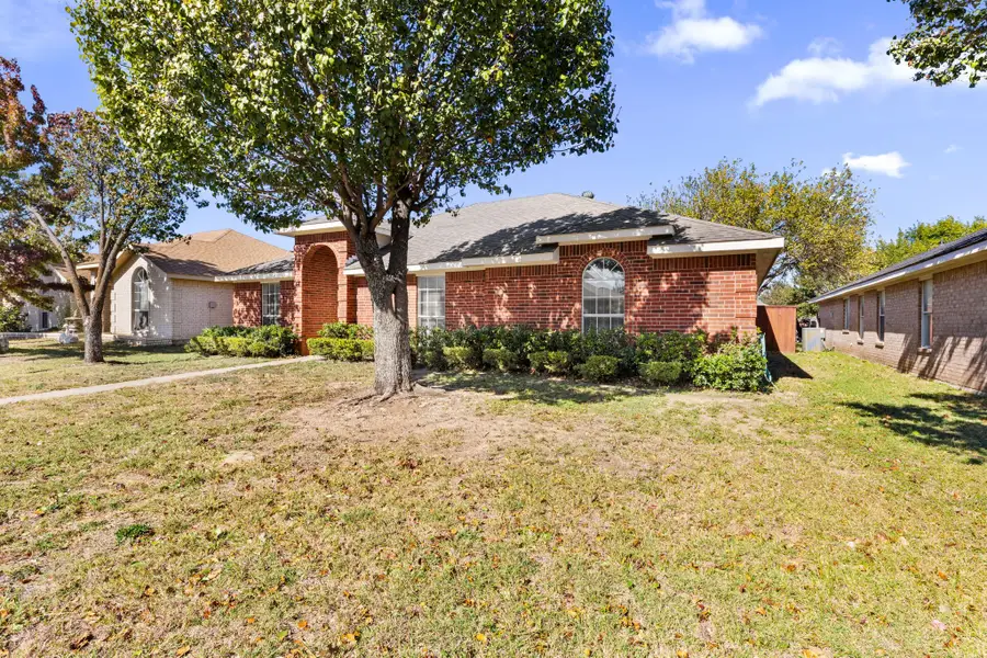 447 Orchard Hill Drive, Cedar Hill, TX 75104 - Image #3