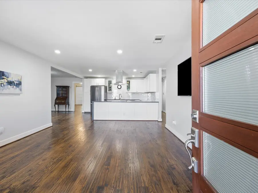 13906 Dennis Lane, Farmers Branch, TX 75234 - Image #2