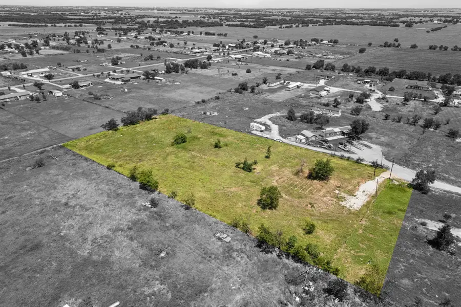 402 Sunflower Drive, Valley View, TX 76272 - Image #2