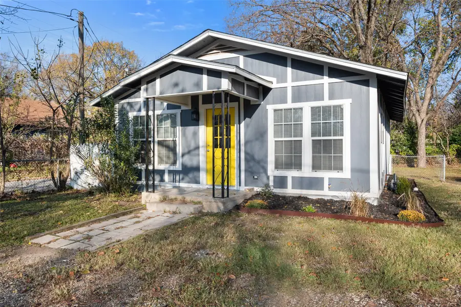 702 E 1st Avenue, Corsicana, TX 75110 - Image #2