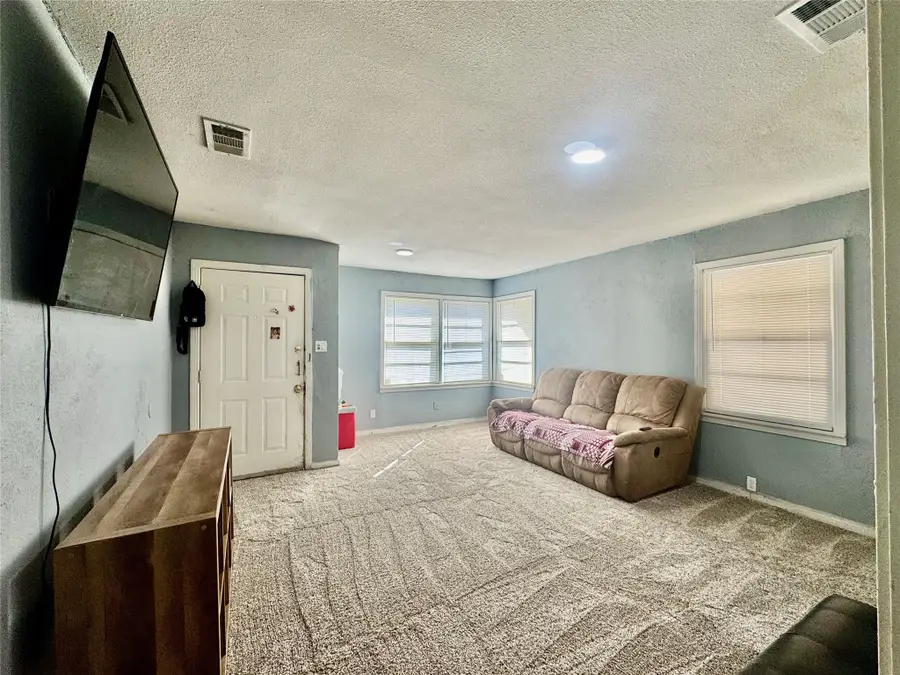 5629 Wainwright Drive, Fort Worth, TX 76112 - Image #3