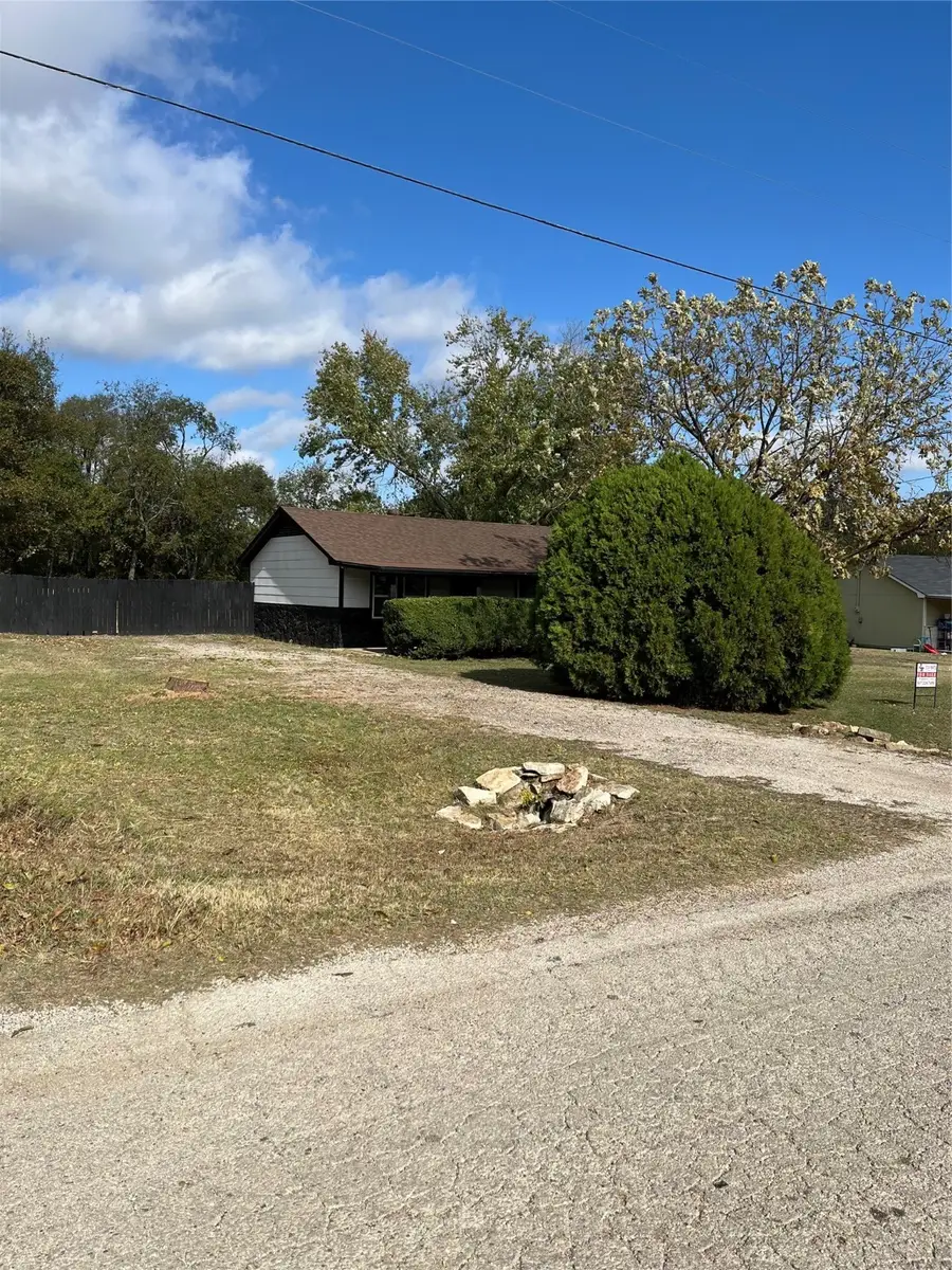 8209 Happy Trail, Alvarado, TX 76009 - Image #3