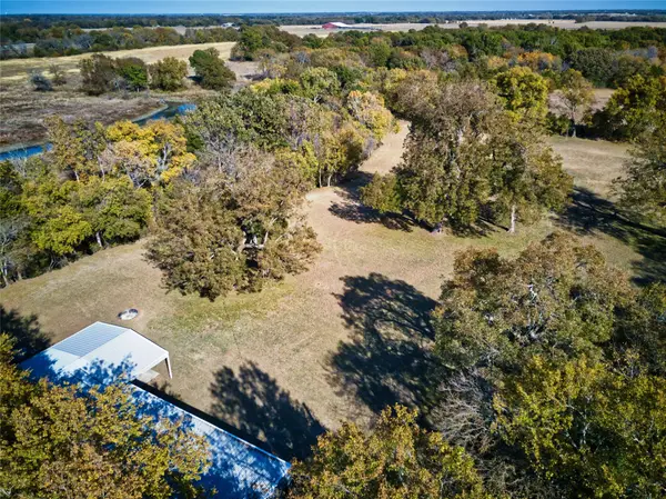 956 County Road 4231, Bonham, TX 75418