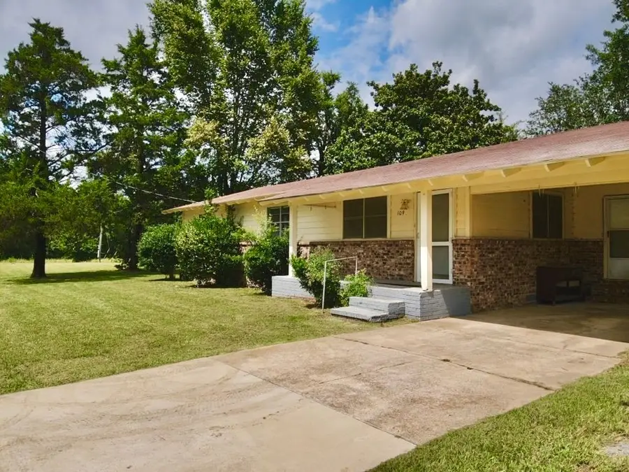 109 Olive Street, Mount Vernon, TX 75457 - Image #2