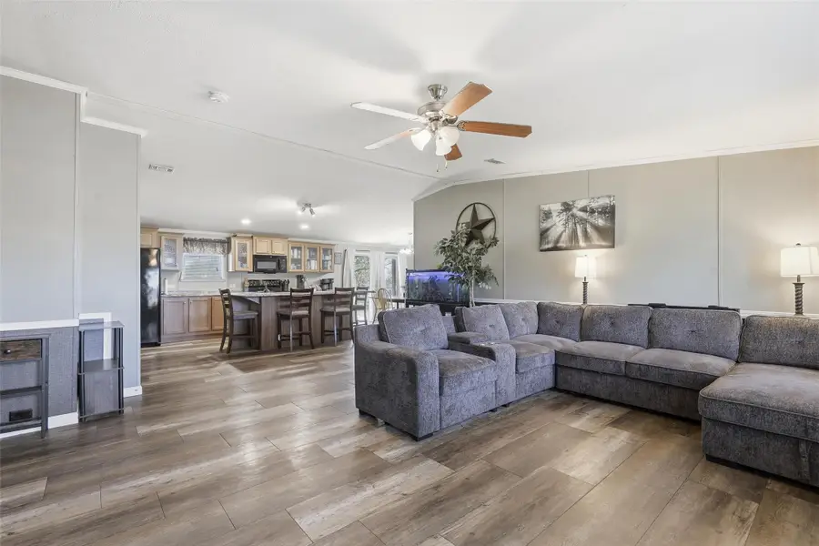 904 Casa Vista Drive, Rio Vista, TX 76093 - Image #2