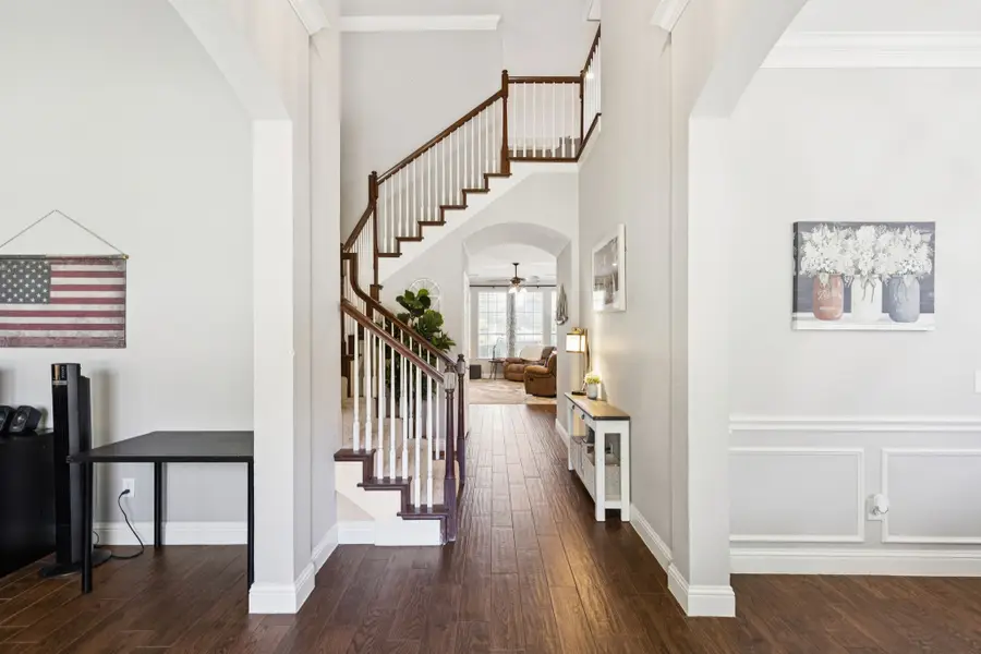 1060 Rosewood Drive, Grapevine, TX 76051 - Image #3