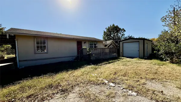 113 Adolphus Avenue, Lake Dallas, TX 75065