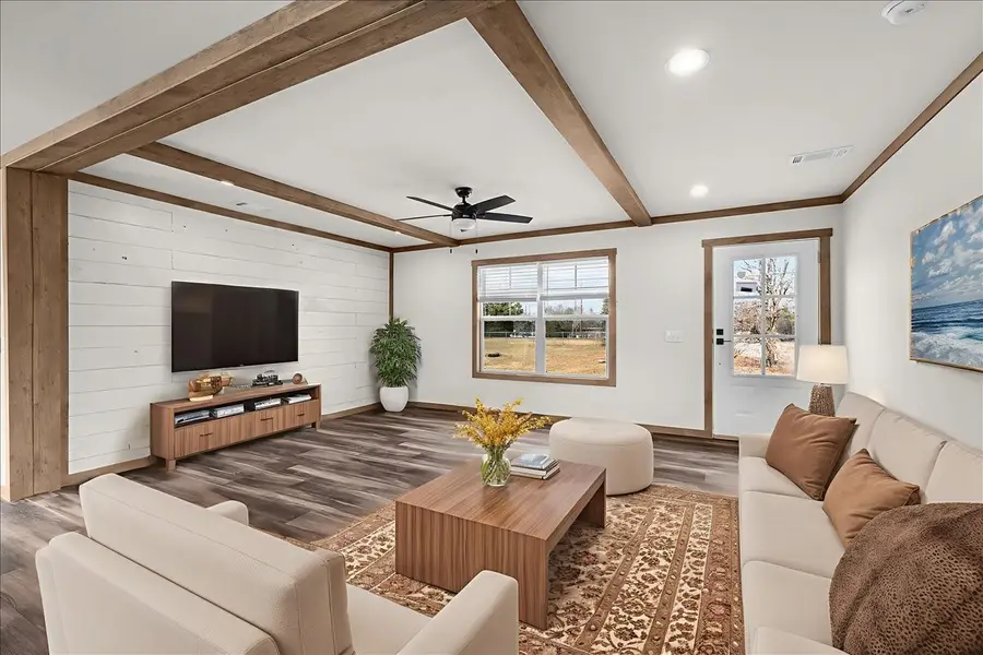 5824 Thousand Oaks Drive, Joshua, TX 76058 - Image #2