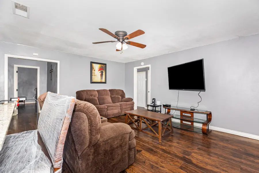 1642 Ash Street, Grand Prairie, TX 75050 - Image #2