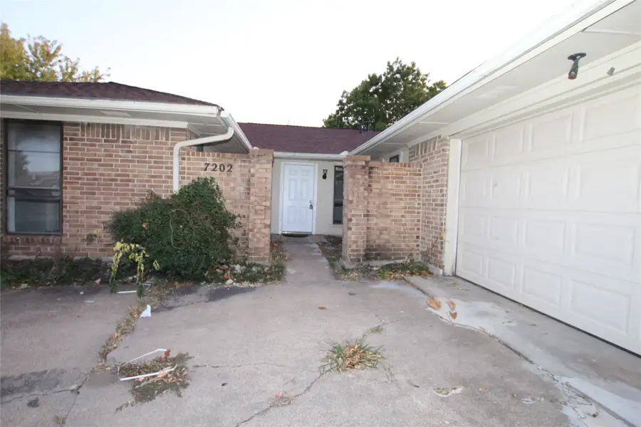 7202 Lakeshore Drive, Rowlett, TX 75089 - Image #2