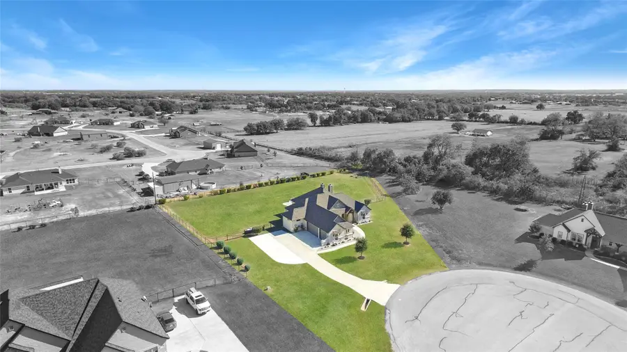 151 Bluff Ridge Court, Paradise, TX 76073 - Image #2