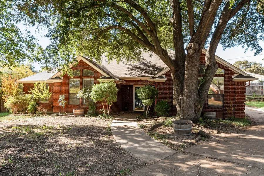 4102 Autumn Ridge Court, Arlington, TX 76016 - Image #2