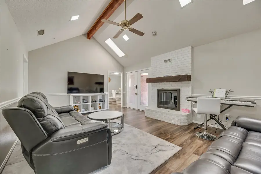 4102 Autumn Ridge Court, Arlington, TX 76016 - Image #3