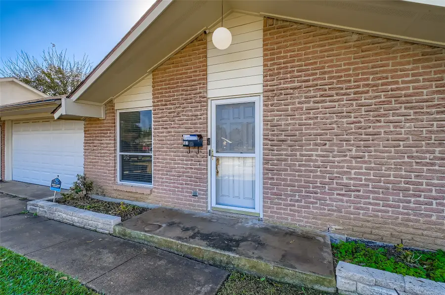 501 Kingston Drive, Grand Prairie, TX 75051 - Image #3