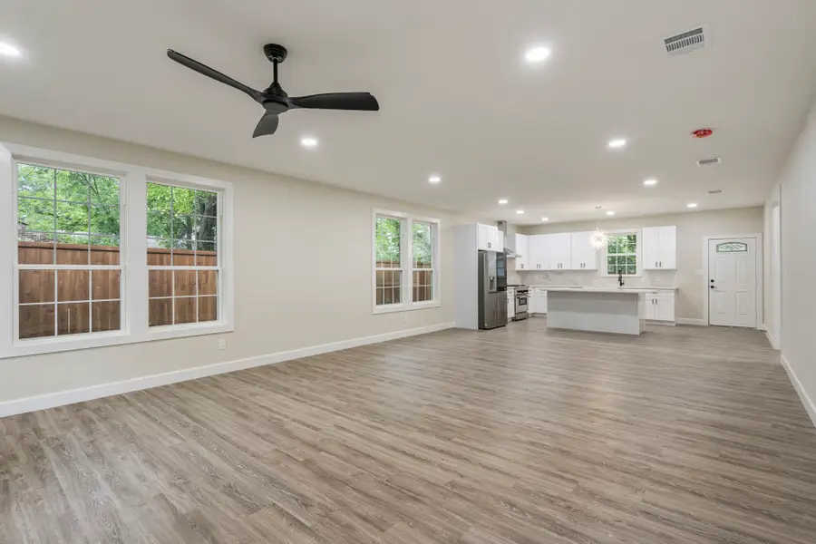 518 S Cockrell Hill Road, Cockrell Hill, TX 75211 - Image #3