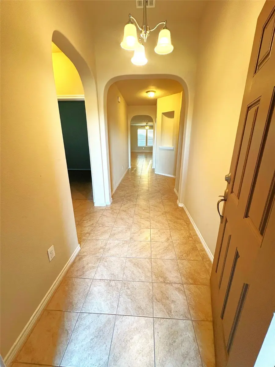 1719 Cross Creek Lane, Cleburne, TX 76033 - Image #3