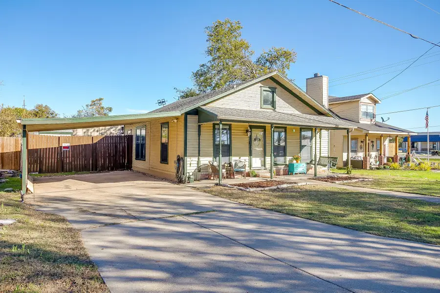 307 E Patton Avenue, Alvarado, TX 76009 - Image #3