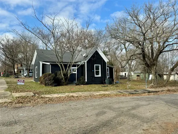 400 S 4th Street, Bonham, TX 75418