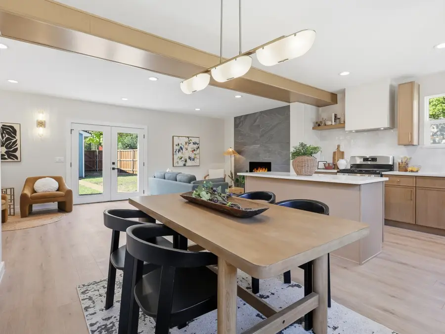 600 S Cottonwood Drive, Richardson, TX 75080 - Image #2