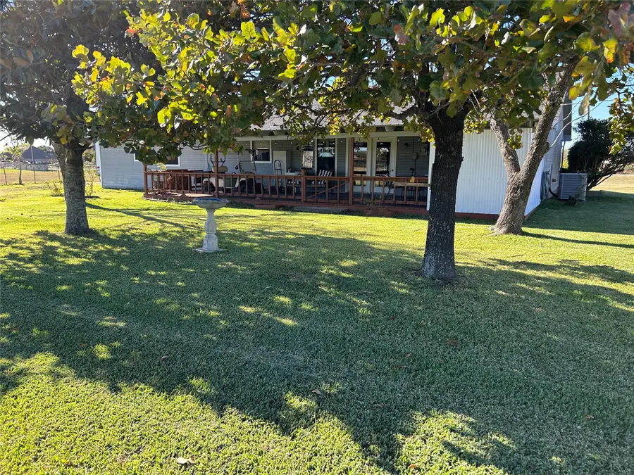 9885 Silver Creek Drive, Scurry, TX 75158 - Image #2