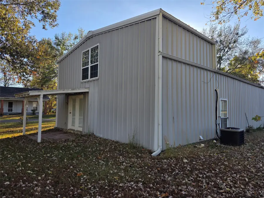 320 Utah Street, Avery, TX 75554 - Image #3