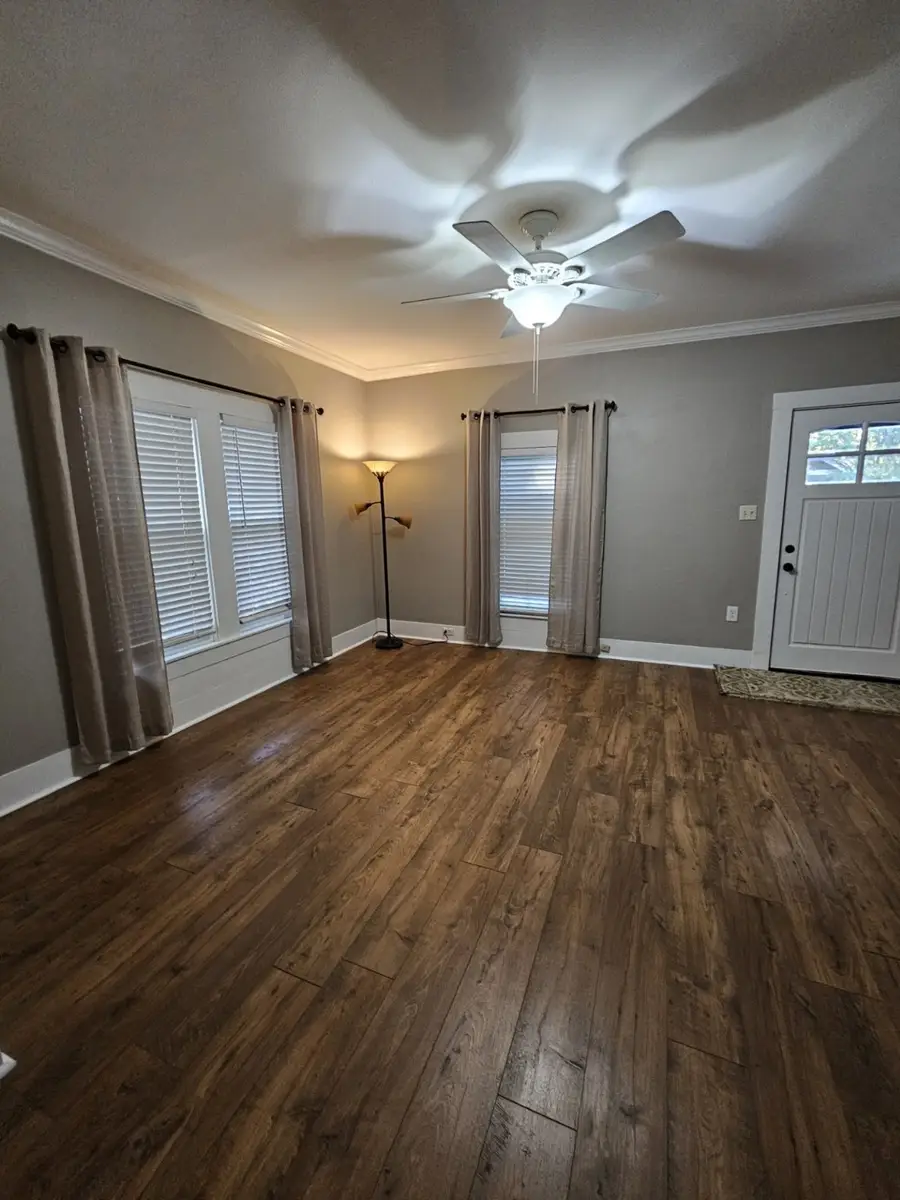 101 S Pendell Avenue, Cleburne, TX 76033 - Image #3