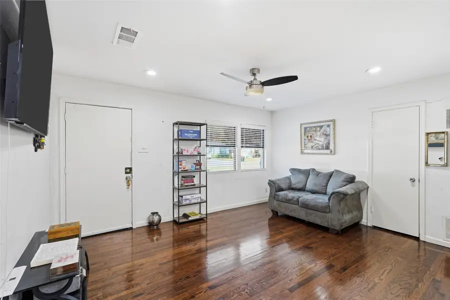 1528 Valley View Street, Mesquite, TX 75149 - Image #2