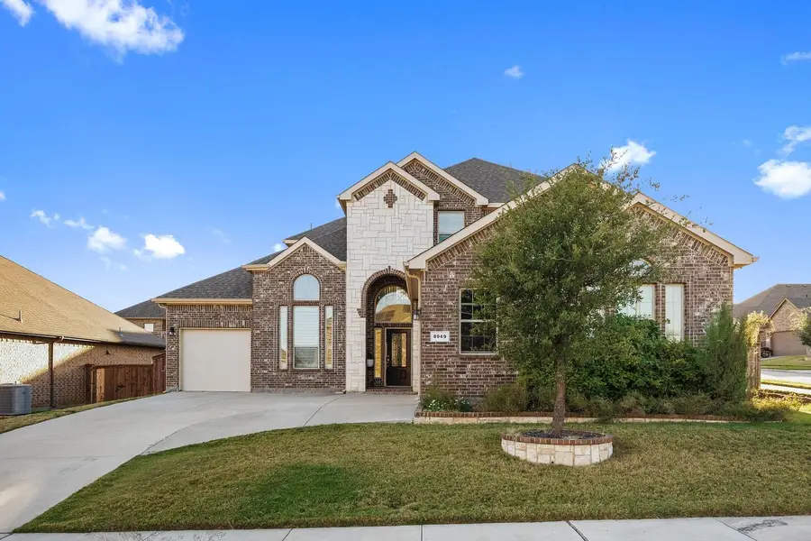 8949 Jewel Flower Drive, Fort Worth, TX 76131 - Image #2